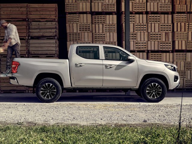 RAM 1200 LARAMIE CREW CAB 2025