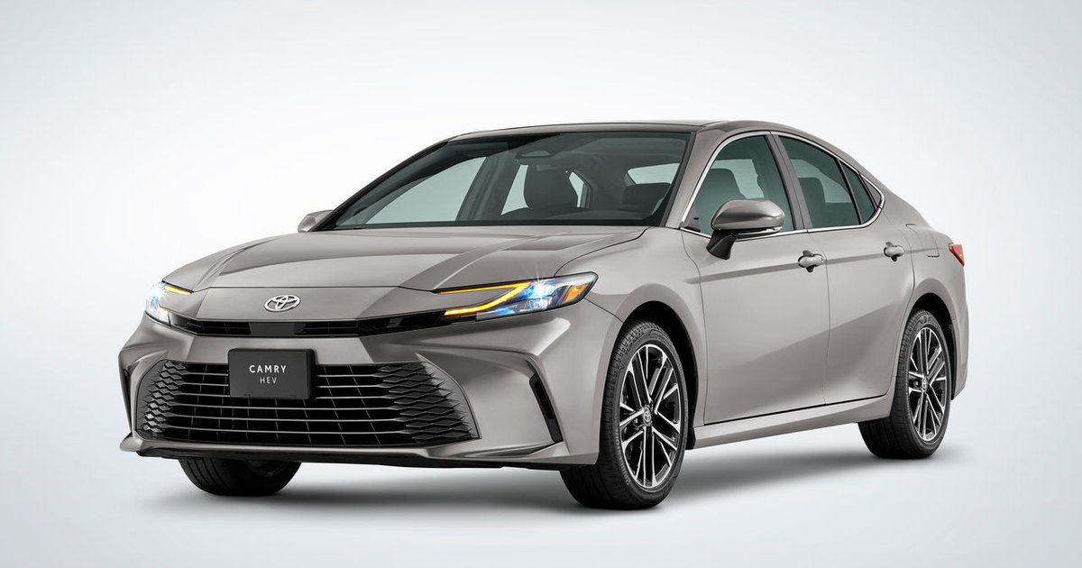 Toyota Camry HEV 2025