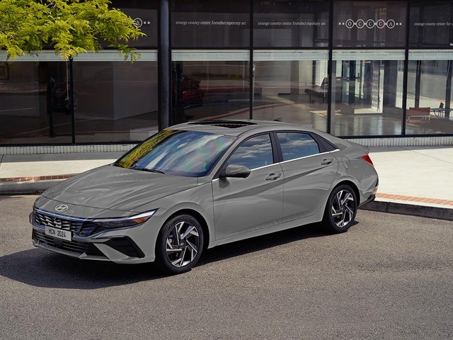 Hyundai Elantra LIMITED TECH 2025