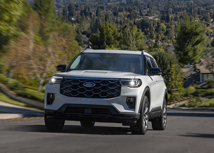 Auto Ford Explorer 2025