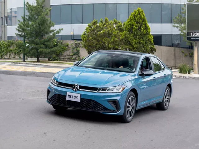 Volkswagen Jetta Comfortline 2025