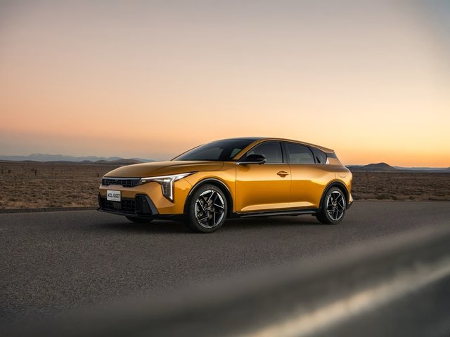 KIA K4 Hatchback GT-LINE 2027 — foto principal