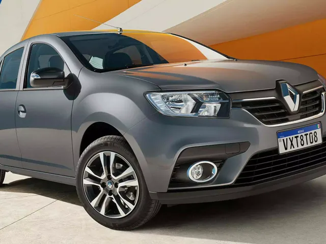 Renault Logan Intens CVT 2025