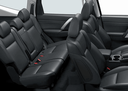 Mitsubishi Montero Sport SE 2025 — foto 3