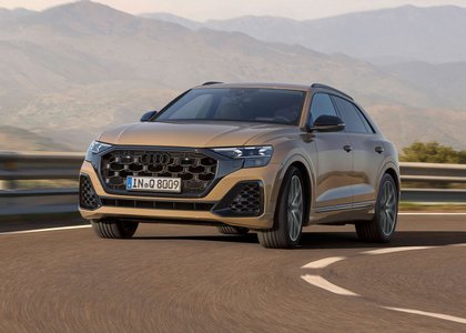 Auto Audi Q8 SUV 2025