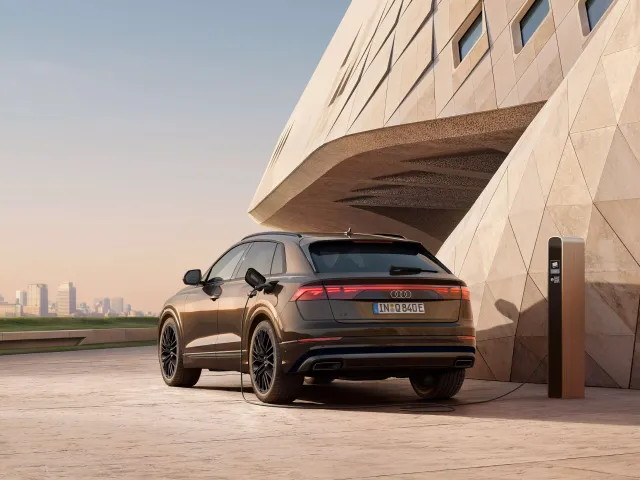 Audi Q8 SUV TFSI e 60 TFSI e quattro 2025