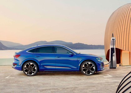 Auto Audi SQ8 Sportback e-tron 2025