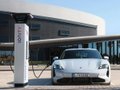Porsche Taycan Cross Turismo 2025